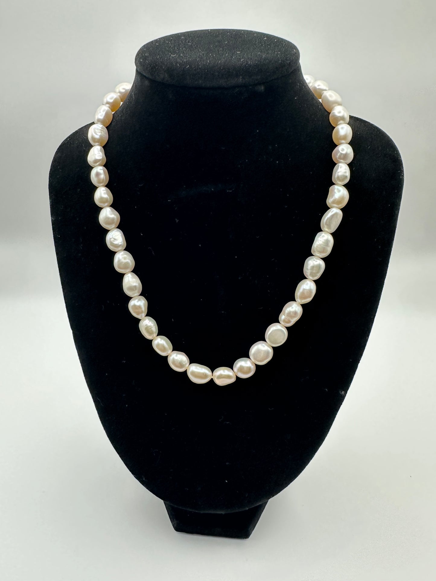 Unisex Pearl Necklace