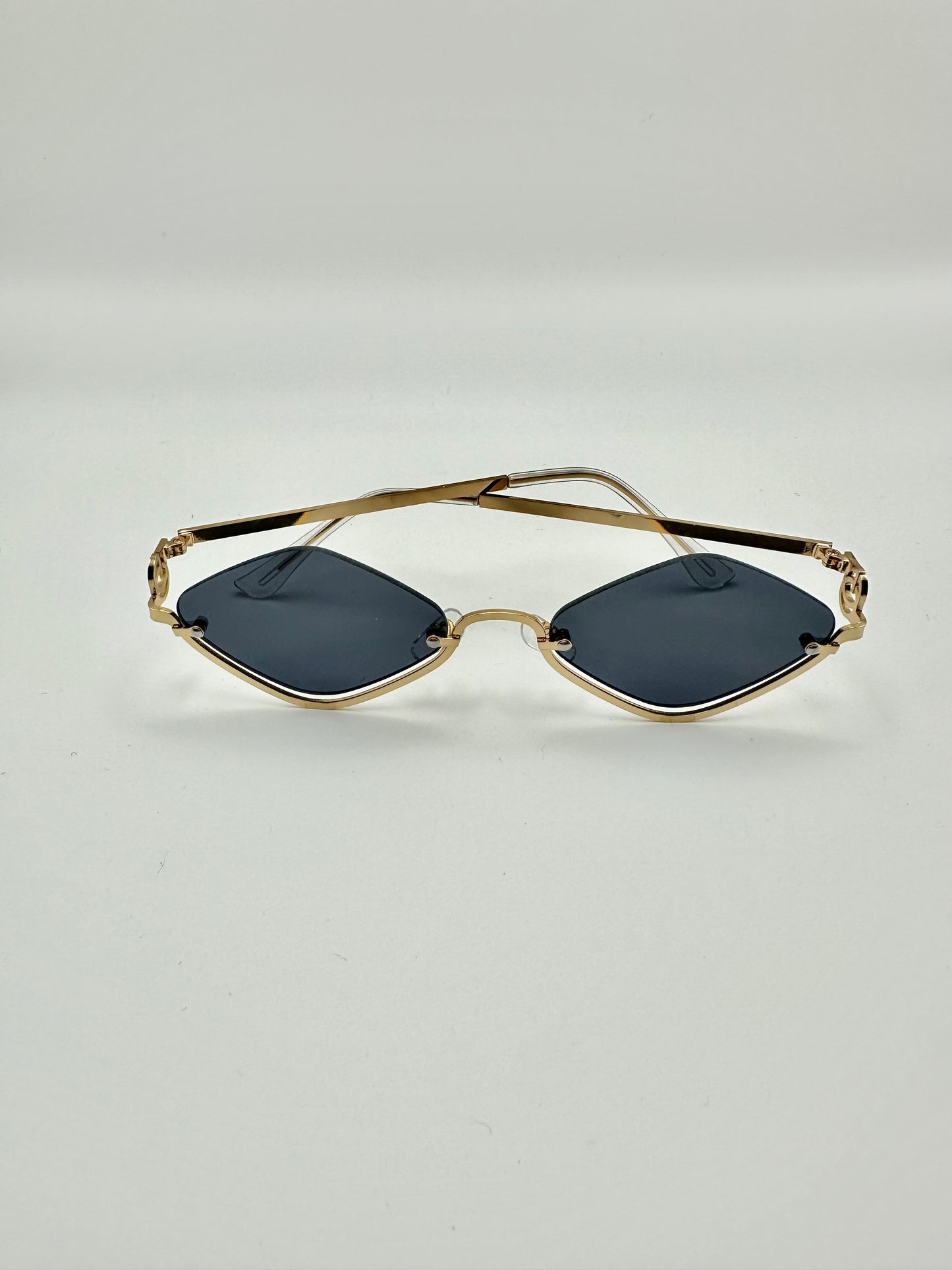 Stylish half frame sunglassess