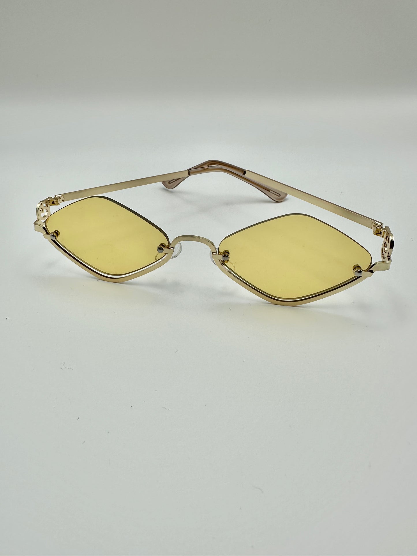 Stylish half frame sunglassess