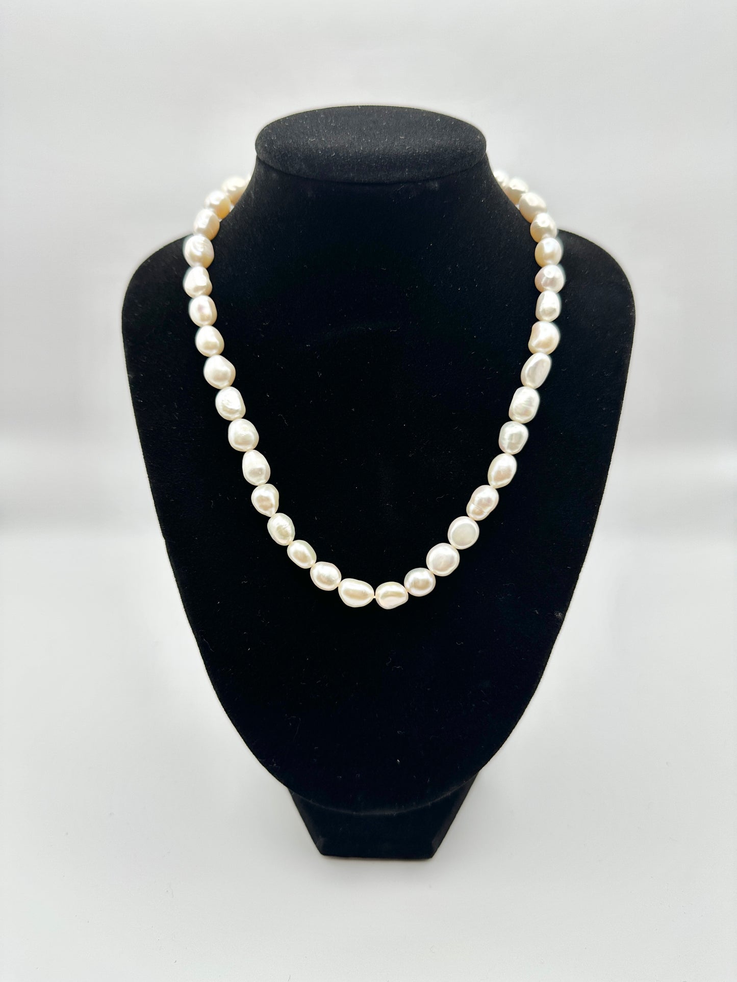 Unisex Pearl Necklace